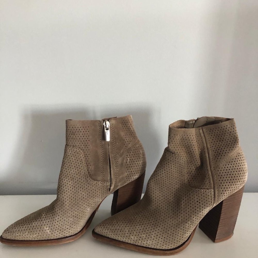 Vince Camuto bootie heels - Picture 4 of 5